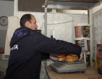 ÇİVRİL BELEDİYESİ RAMAZAN ÖNCESİ FIRINLARI DENETLEDİ